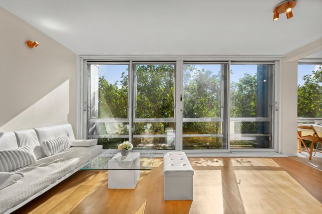 Studio flat on 30, New Compton Street Covent Garden, Central St Giles, £2,492/mo