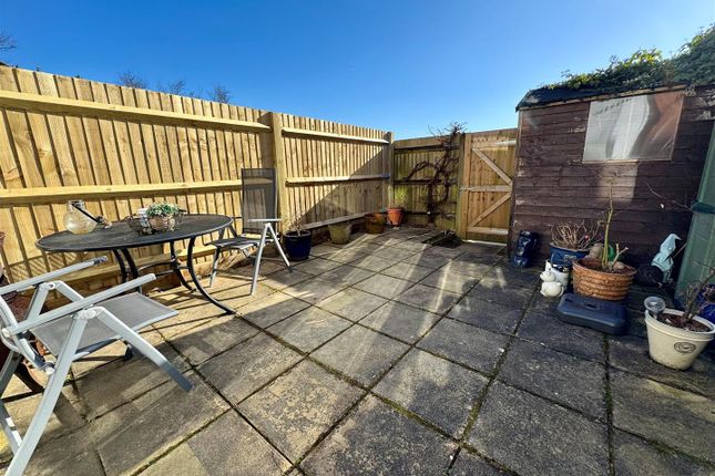 2 Linnet Cottages, High Street, Shirrell Heath photo 3