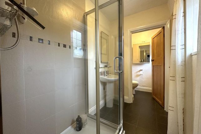 Ground Floor Shower Room 256