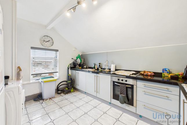 Flat 2, 18 The Crescent, Lytham St. Annes photo 3