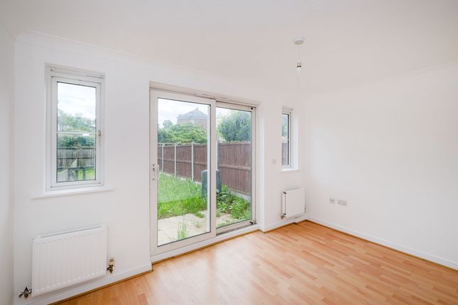 Thumbnail Town house to rent in Goodey Road, Barking
