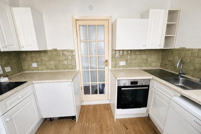 13, James Street, Hounslow photo 3