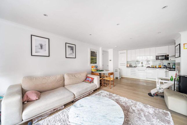 Flat for sale in Elverton Street, London