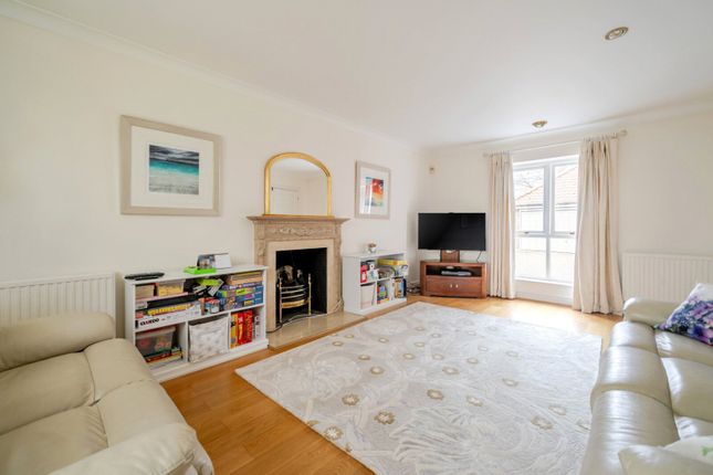 1, Houston Place, Esher photo 3