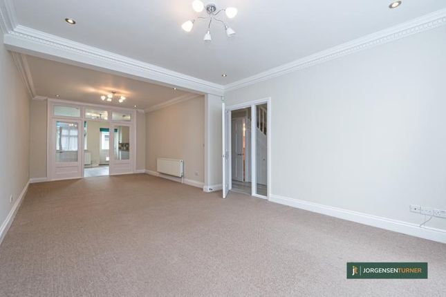 72 Park View, Acton , London, London photo 4