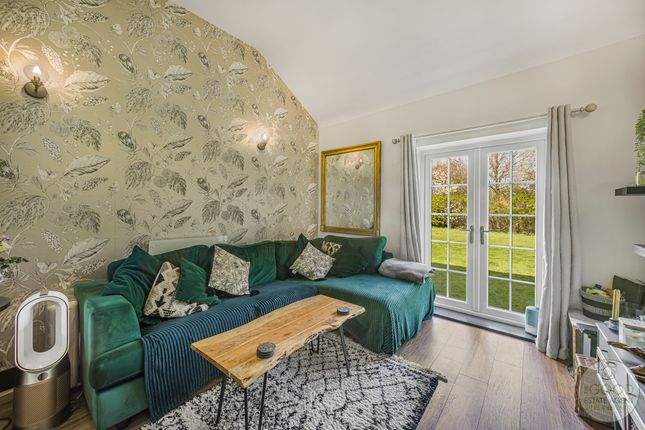 10, Griffin Farm, Heald Green photo 2