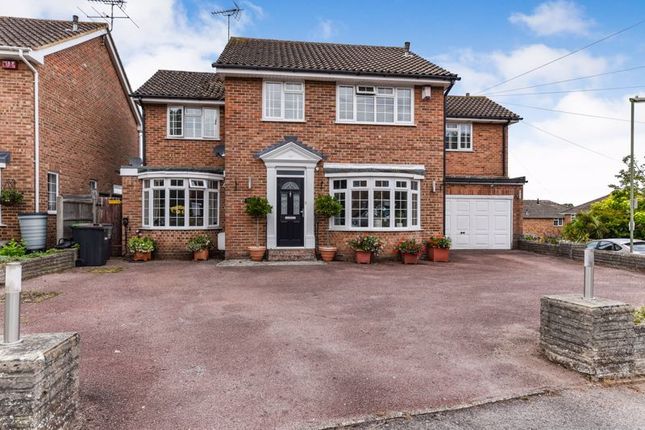 Detached house for sale in Oakmont Drive, Waterlooville