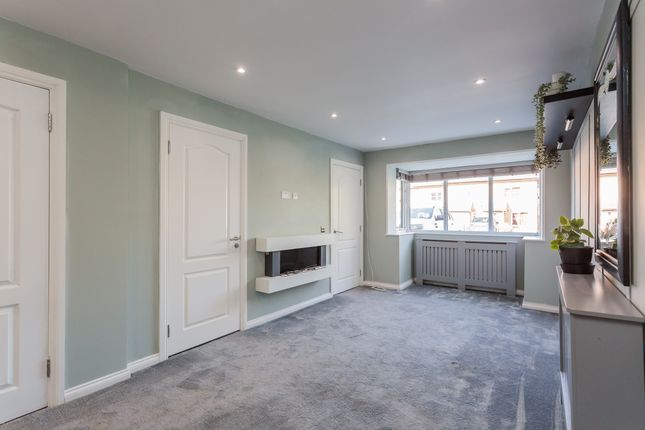 End terrace house for sale in 26 Berryknowes Drive, Glasgow