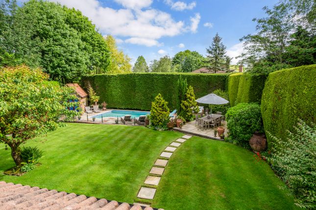 5, Hillgarth, Hindhead photo 4
