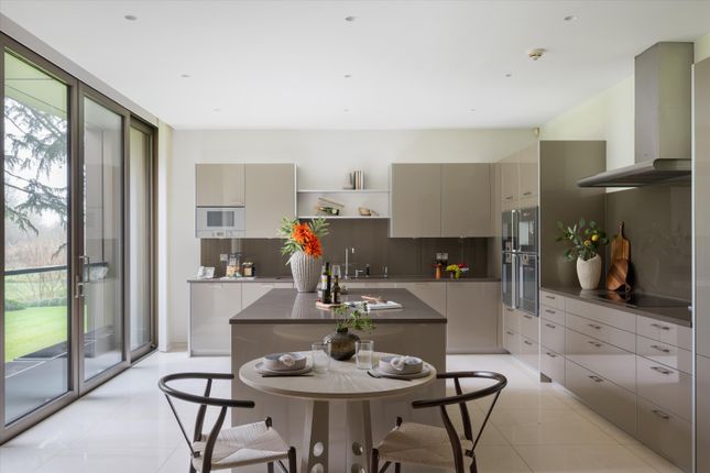 Caenwood Court, London photo 4
