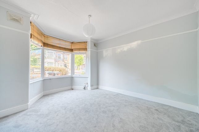 92, Park Avenue, Mitcham photo 3