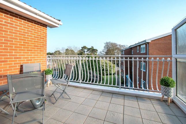 48 Fairview Park,, Overbury Road, Poole photo 2