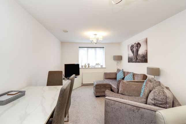 Flat for sale in London Road, Benfleet