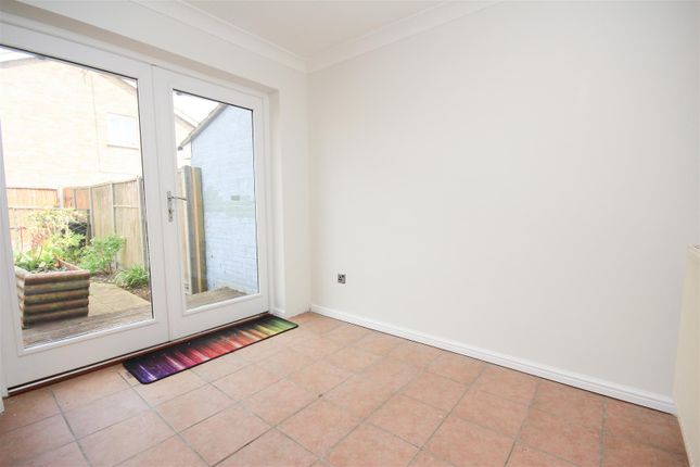 24, Blaydon Walk, Wellingborough photo 4