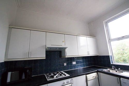 Terraced house to rent in Kelso Road, Leeds