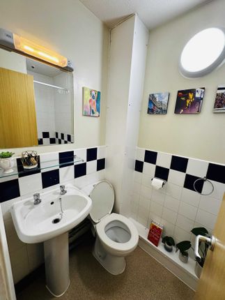 Great Horton Road, Horton House, Bradford photo 5