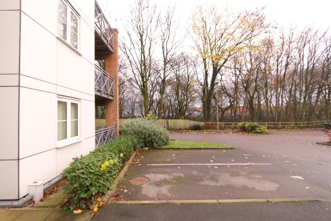 Flat to rent in Christy Close, Hyde, Cheshire