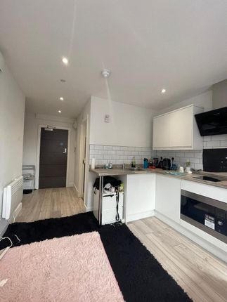 Thumbnail Triplex to rent in Queens Road, Coventry