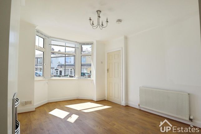 26, Geoffrey Close, Coventry photo 5