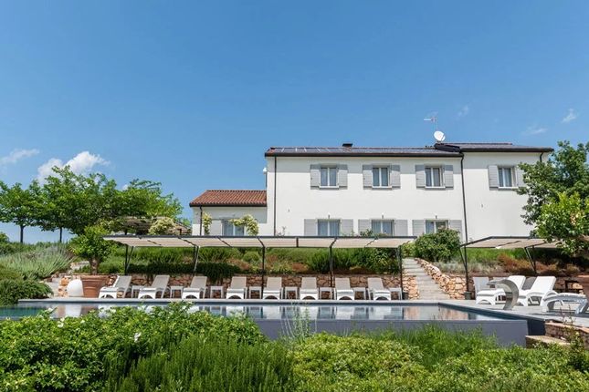 Villa for sale in Pesaro, Fossombrone, 61034