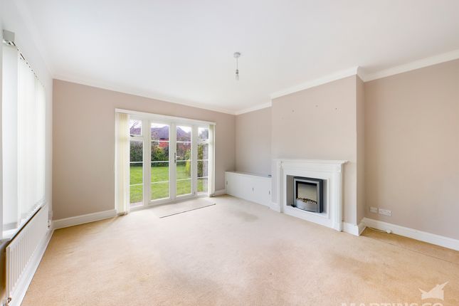 12, Bowling Green Close, Aldwick, Bognor Regis photo 2