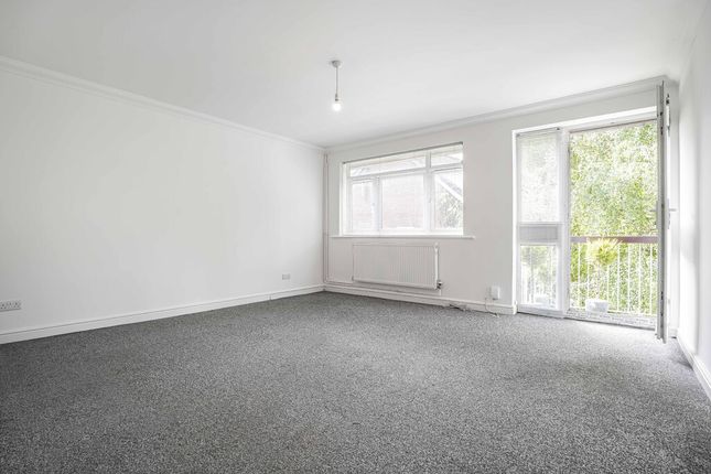 27 Claire Court, Westfield Park Hatch End, Pinner photo 4