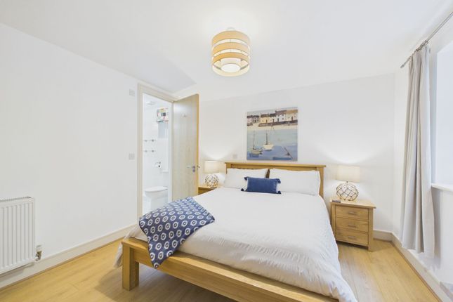 32 Rhodewood House St. Brides Hill, Saundersfoot photo 2