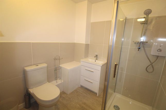 39a, Victoria Street, Englefield Green photo 5