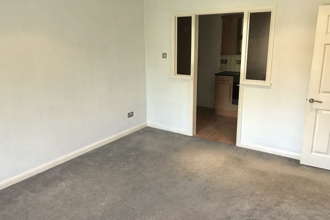 Flat 6, Kingswood Lodge, Leigh-on-Sea photo 3
