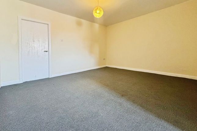 38a, Higher Market Street, Bolton photo 2