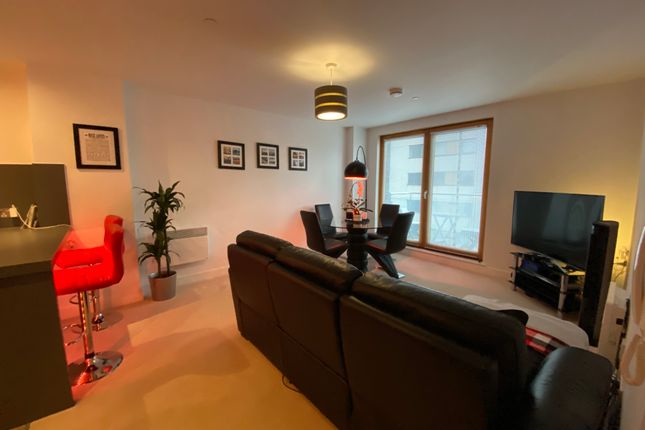 Flat to rent in New Century Park, Manchester