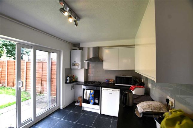 82, Brookfield Road, London photo 4