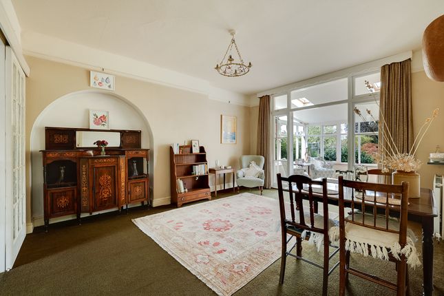 39, Highlands Road, Surrey photo 4