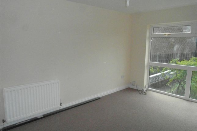 16, Hamsterley Crescent, Newcastle upon Tyne photo 4