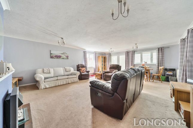 15, Queensway, Thetford photo 2