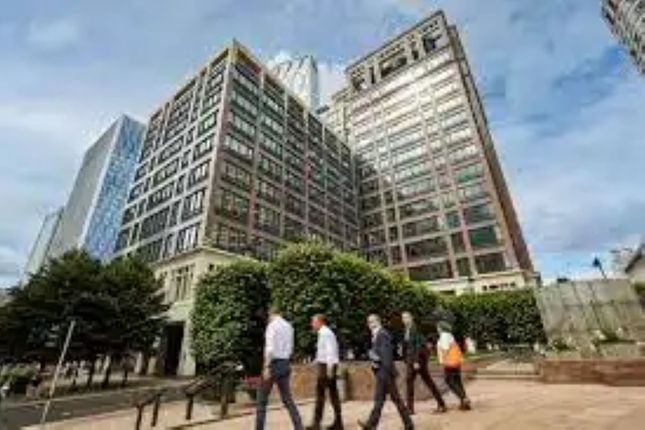 Office to let in Cabot Square, London