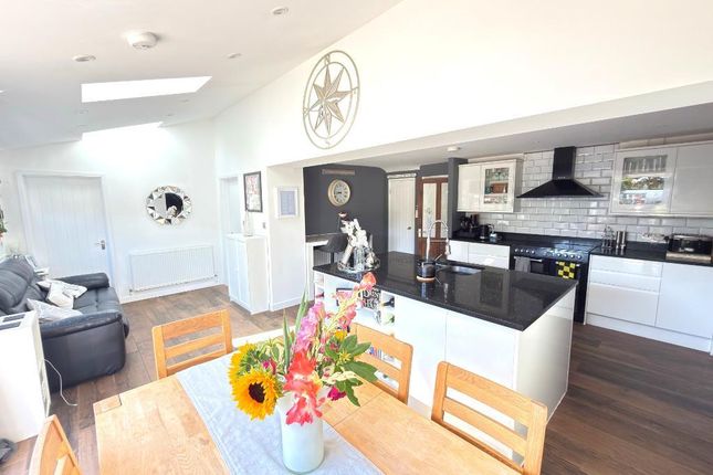 78, Hyde Road, Caddington photo 3