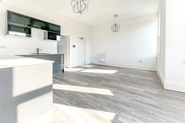 Flat for sale in Walsworth Road, Hitchin, Hertfordshire