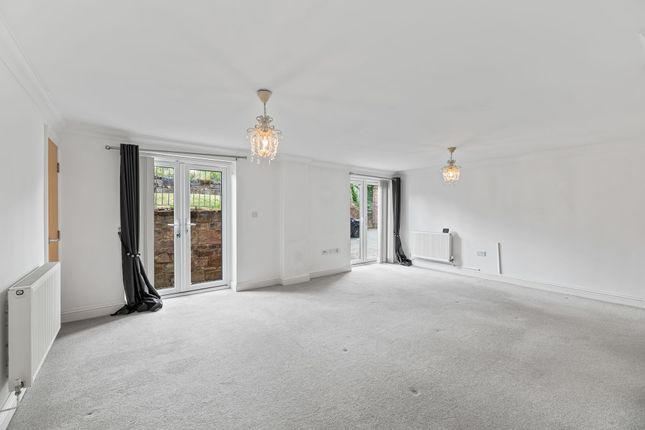 Apt 2, Trinity House Trinity Gardens, Frodsham photo 2