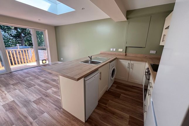 24 Cedar Road, Southampton photo 4
