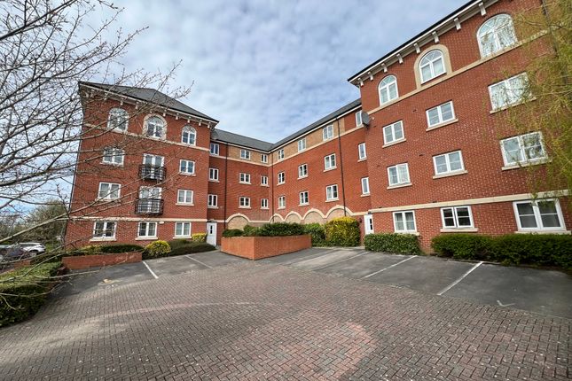 2-bed flat on Padstow Road, Swindon, £145,995