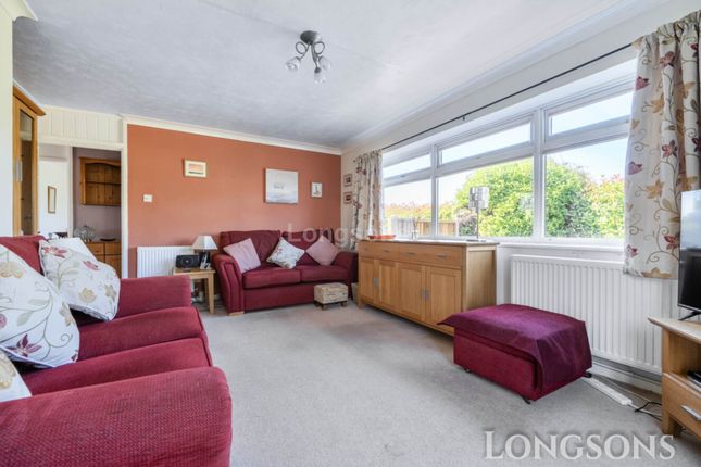 50, Acacia Avenue, Thetford photo 3