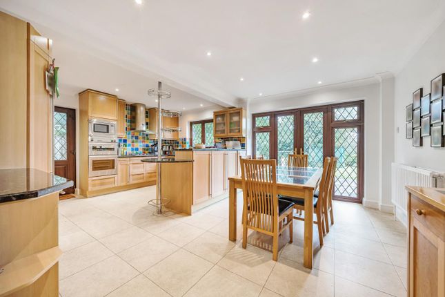 25, Grange Avenue, Totteridge photo 4