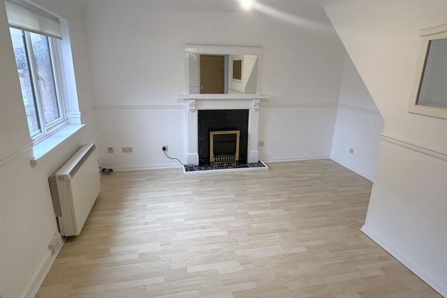 7, Walnut Drive, Plymouth photo 2