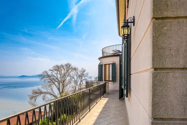 Villa for sale in Belgirate, Piemonte, 28832, Italy