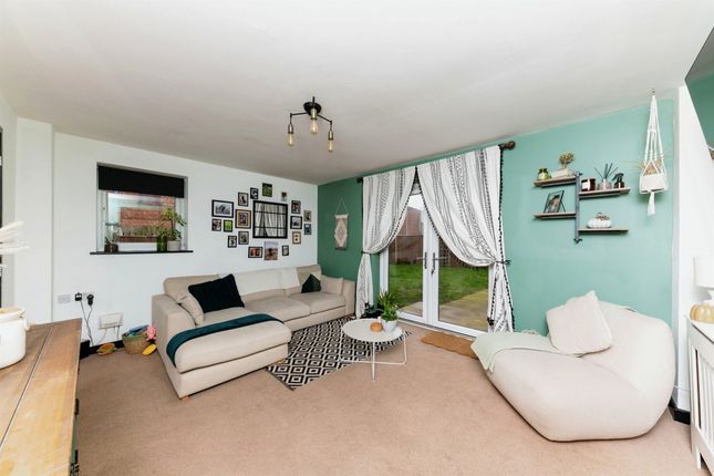 End terrace house for sale in Hawthorn Avenue, Hull