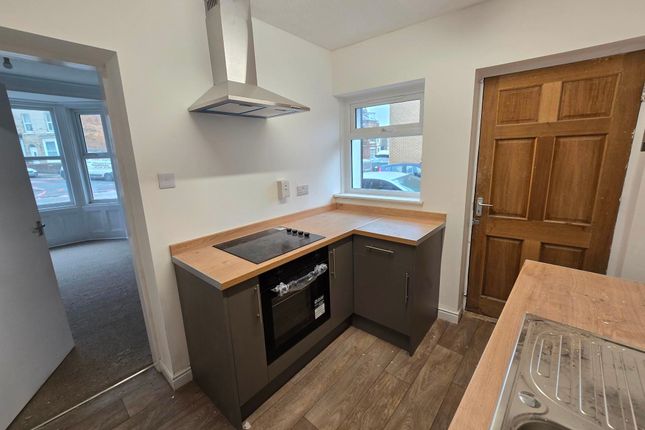 Flat 1, 28 Gladstone Road, Scarborough photo 3