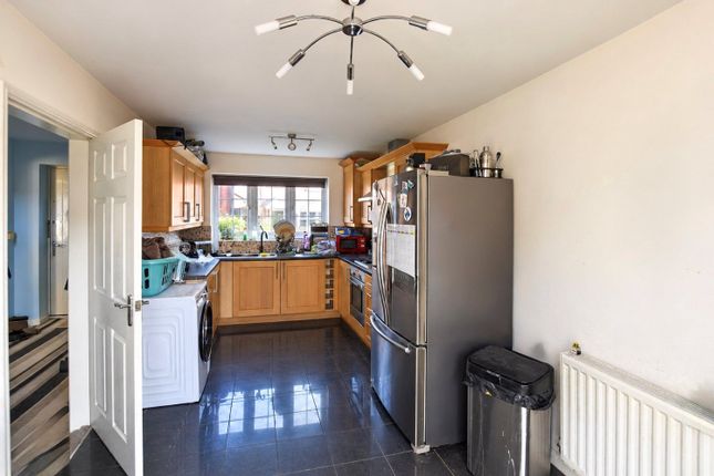 8, Fitzgerald Drive, Lancashire photo 4