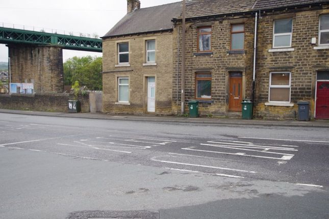 Thumbnail Terraced house for sale in The Triangle, Paddock, Huddersfield