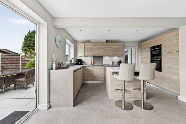 10, Tatsfield Avenue, Nazeing photo 4